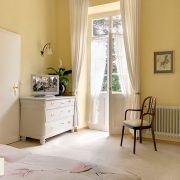 Neue Kommode + Fernseher