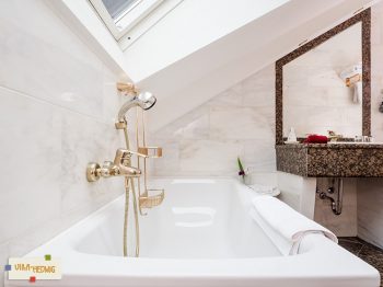Badewanne in FeWo Oppenheimer