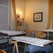 99 Fenster und Türen müssen aufgearbeitet werden.